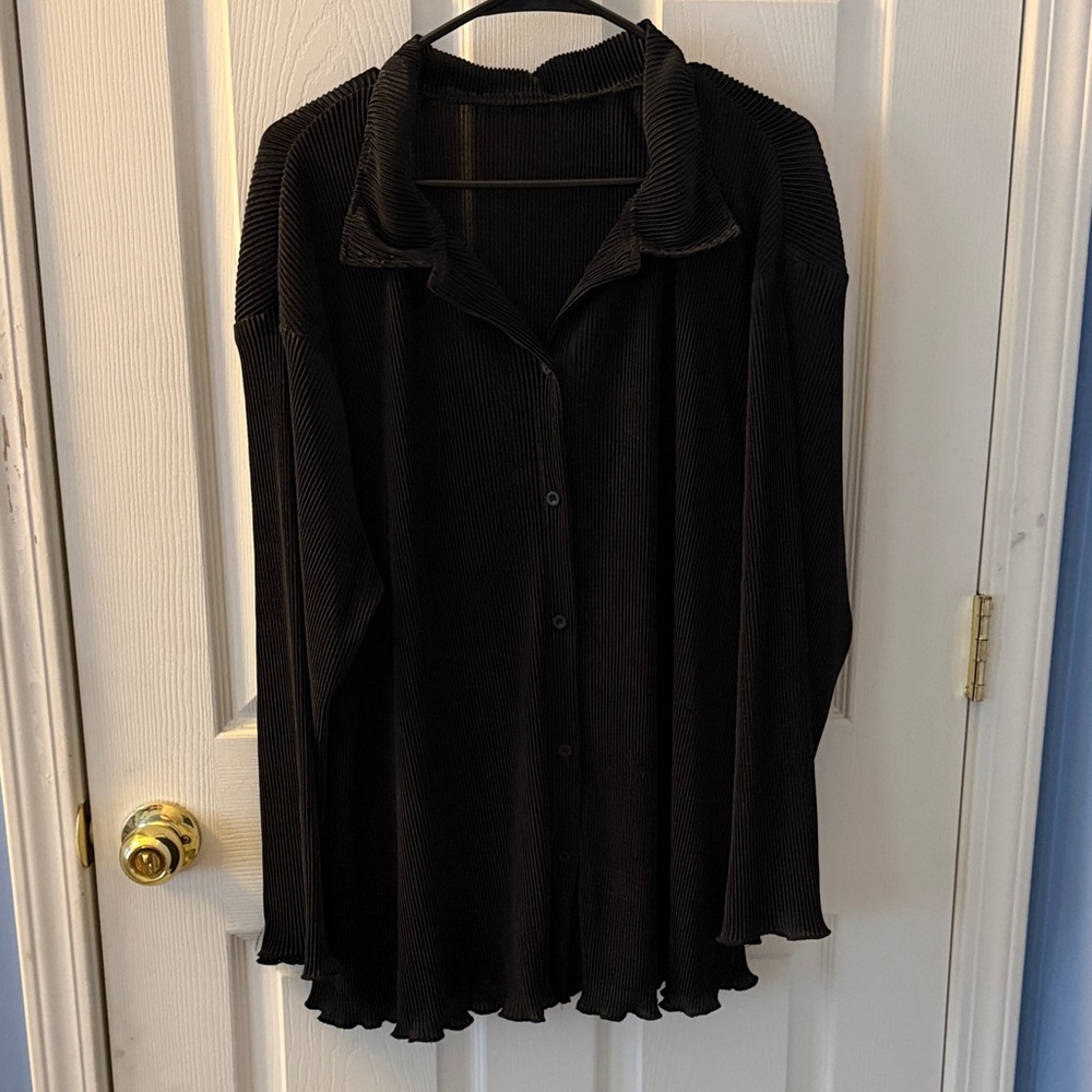 SHEIN Curve Black Textured Top . Loose fit silky material.